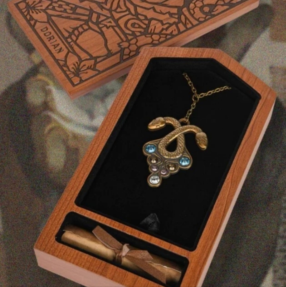 ISO - Dragon Age Dorian Pavus Romance Necklace